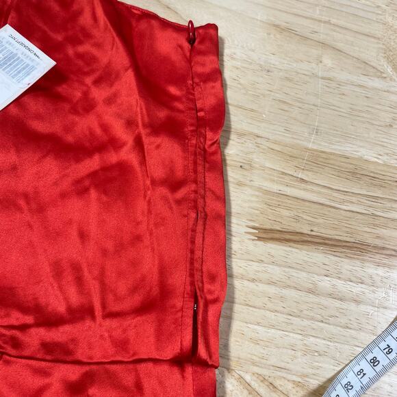 Cinq à Sept NWT Mirin Silk Top Chili Pepper Red Tank Blouse V-Neck Size XS - Picture 10 of 13